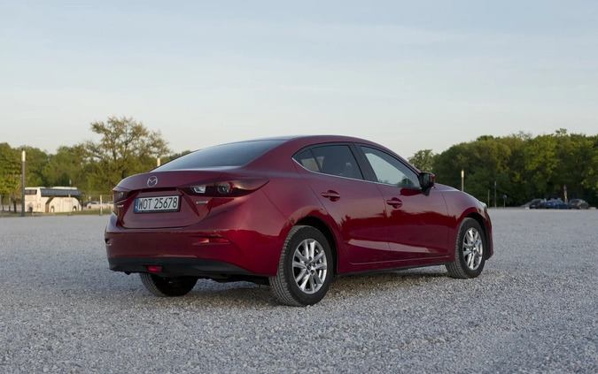 Mazda 3 cena 39000 przebieg: 188850, rok produkcji 2015 z Warszawa małe 106